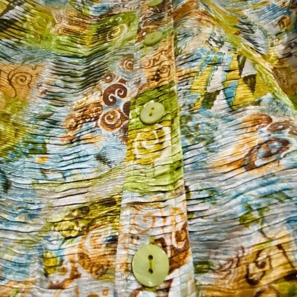 Elegant Multicolor Floral Detail Crinkle Finish Button Down Jacket - Picture 6 of 7